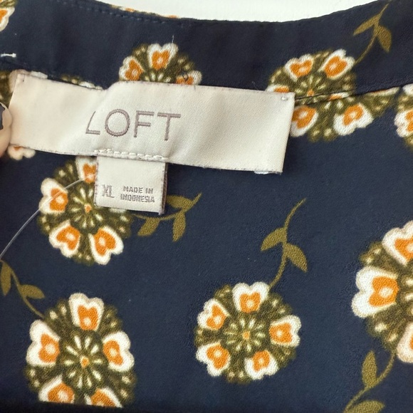 LOFT Navy Daisy Wrap Top - Picture 3 of 9